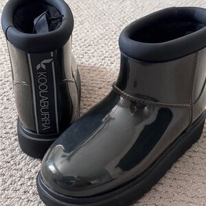 Koolaburra by Ugg Black waterproof new without box or tags. Size 6